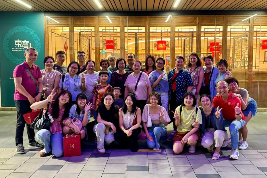 A group photo of my extended Singapore family, after the Chinese New Year's Eve dinner. The ages range from 3 years old to 80+.