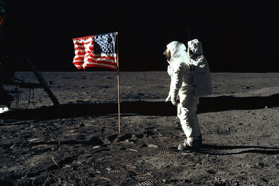 Nasa photo: Astronaut Buzz Aldrin, lunar module pilot of the first lunar landing mission, poses for a photograph beside the deployed United States flag during an Apollo 11 Extravehicular Activity on the lunar surface.